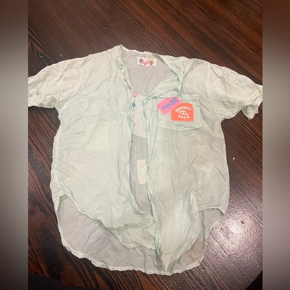 Vintage seafoam tissue weight silk shirt “naughty boys” size 1 medium